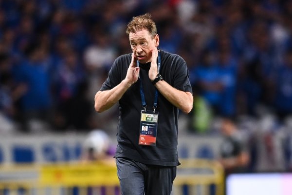 记者谈申花客平玉昆：斯卢茨基有一定责任 选人及策略  有待商榷