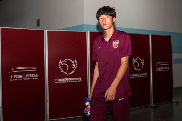 上海海港B队主力守门员李智良首次在盐城队客场应战    赛事  出场
