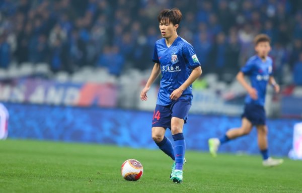 东体：申花几位伤员复健    超预期，抽调致练习  “锋线人荒”